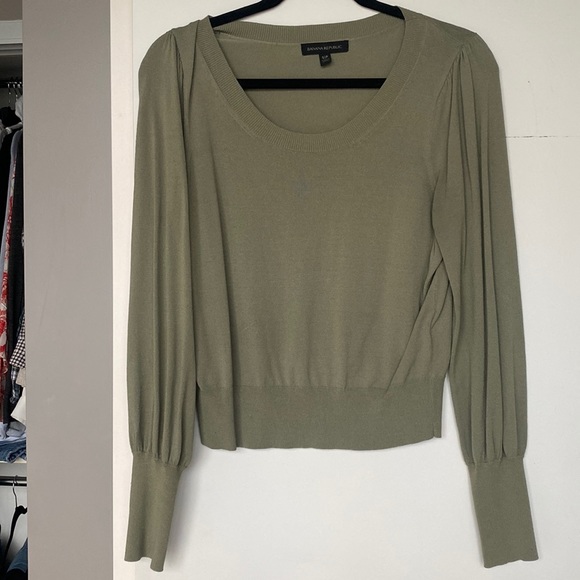 BANANA REPUBLIC LONG SLEEVE OLIVE GREEN - Picture 1 of 1